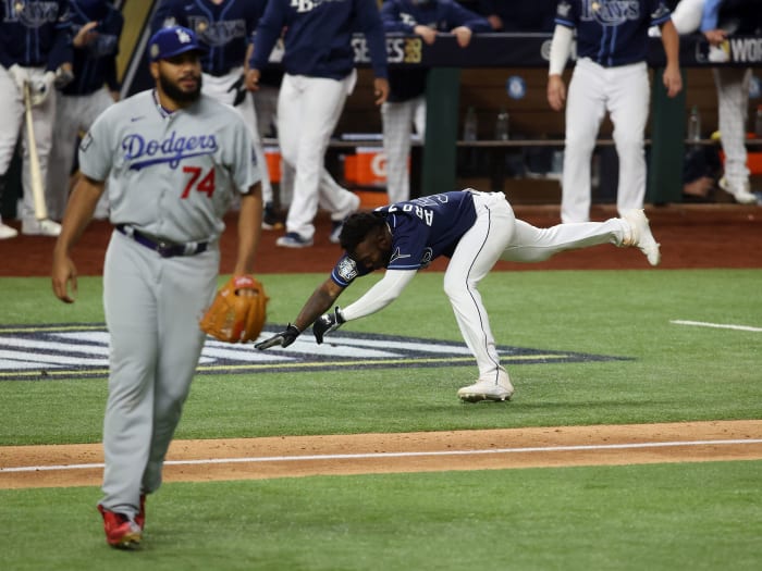 Randy Arozarena falls